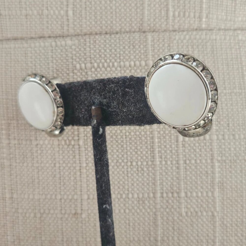 Vintage Stud Earrings Clip On Fashion Jewelry Round White/Silver Earrings Unbra - Picture 11 of 11